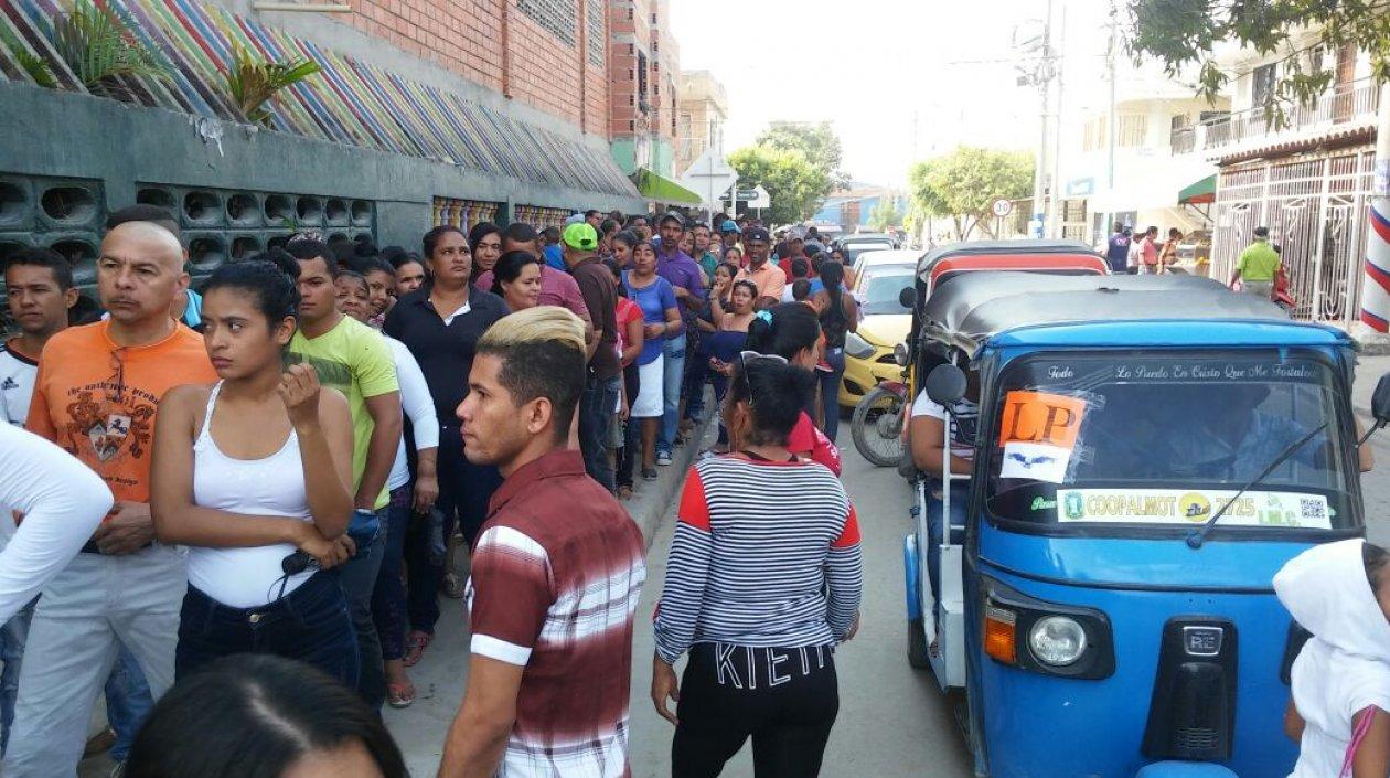 Masiva presencia de votantes en Soledad. 