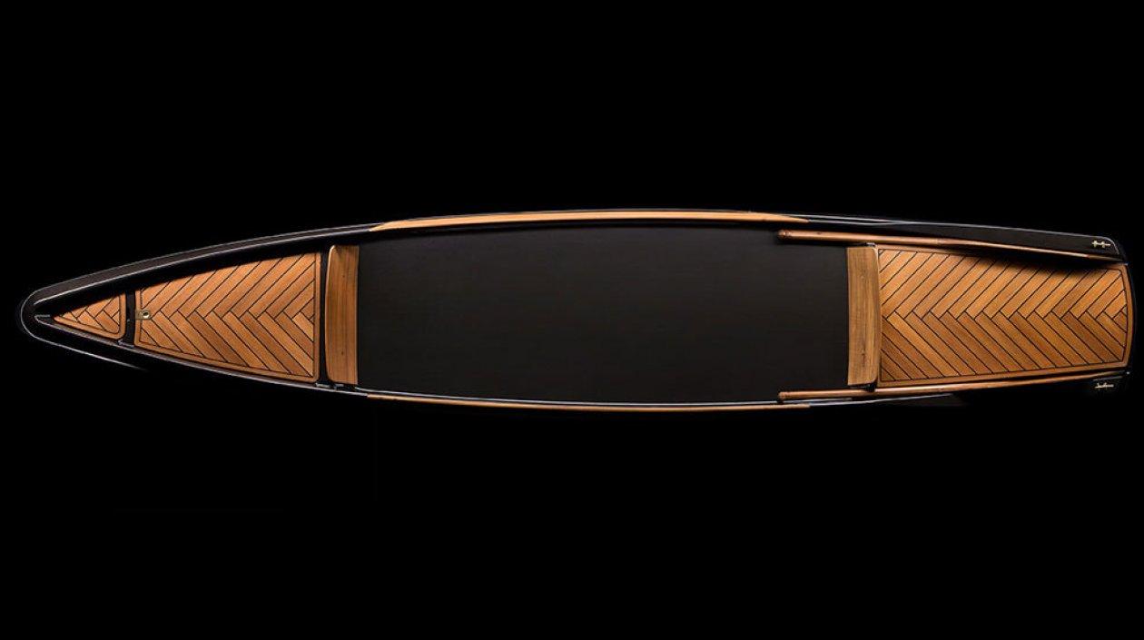 Borroeo & De Silva ha creado una canoa inusual.