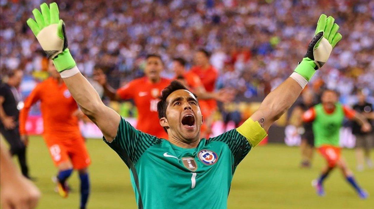 Claudio Bravo, arquero y capitán de la Selección Chile. 
