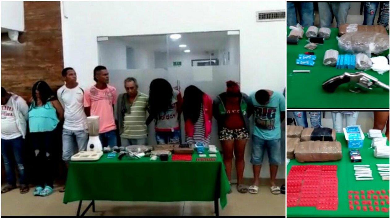 Los capturados y droga incautada.