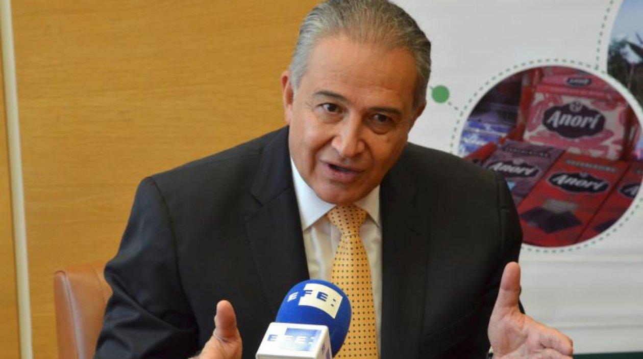 General en retiro Óscar Naranjo, vicepresidente.