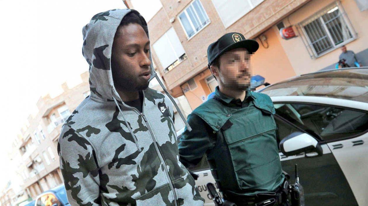 Ruben Semedo siendo conducido por las autoridades españolas. 