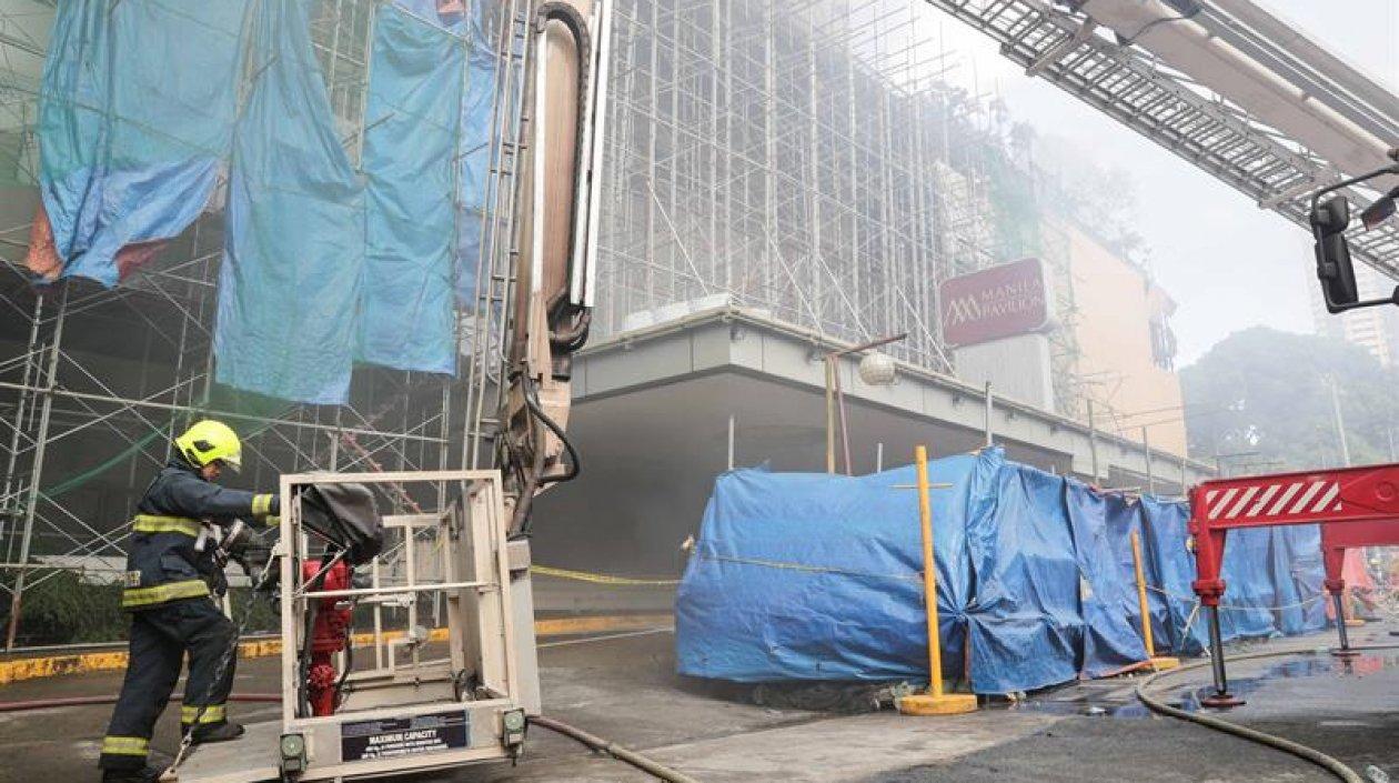 Unos 300 clientes y más de 70 empleados fueron evacuados.