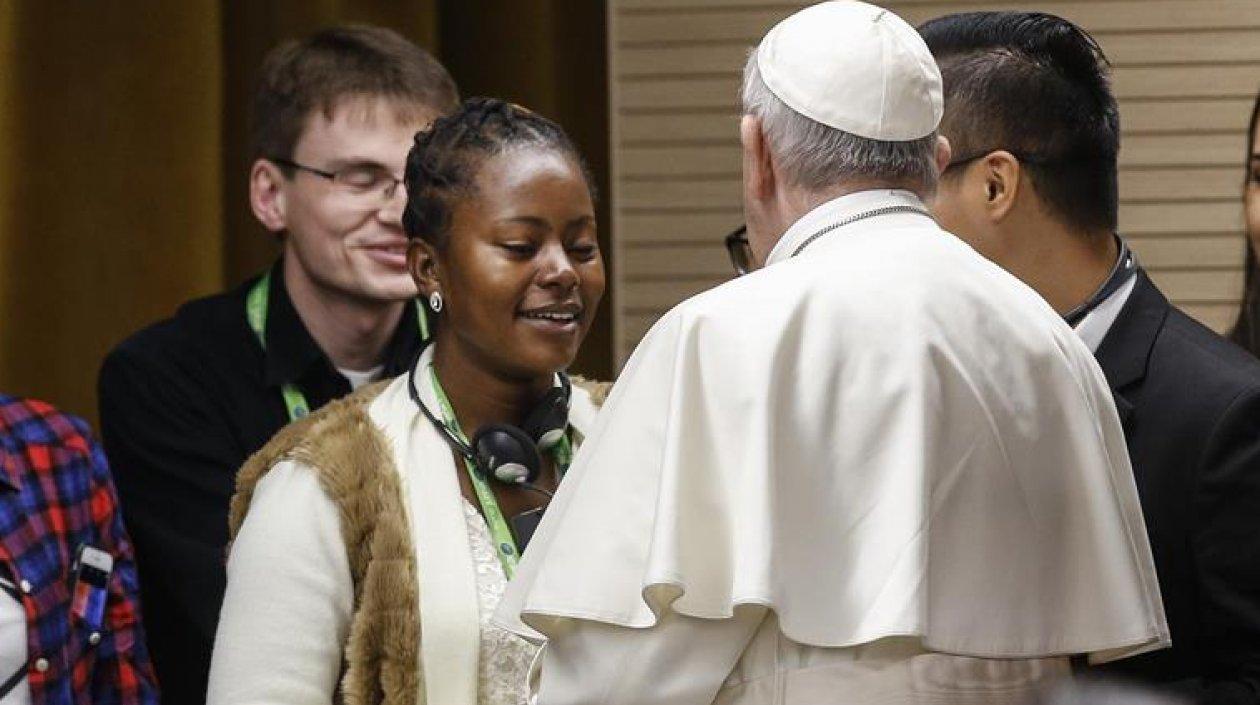 Joven nigeriana le contó al Papa Francisco que fue víctima de tráfico de personas y prostitución.