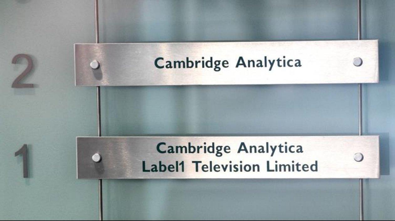 Cambridge Analytica evaluará el tema con Facebook.