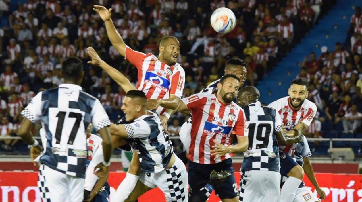 Alberto 'Mudo' Rodríguez, defensa peruano. 