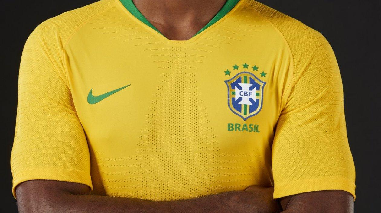 Nueva camiseta de Brasil. 