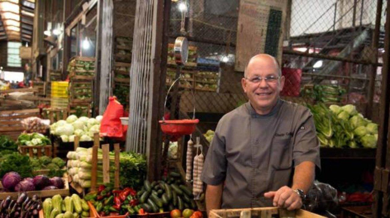 El chef panameño Charlie Collins protagoniza el documental.