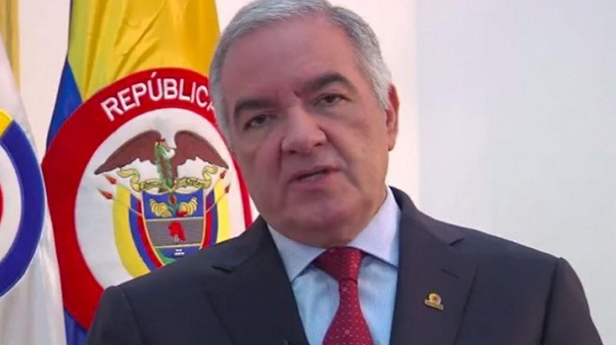 Edgardo Maya Villazón, contralor.