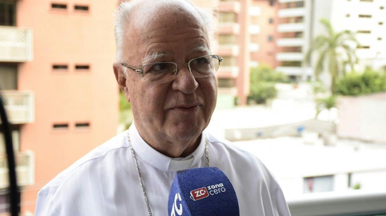 Monseñor Víctor Tamayo.
