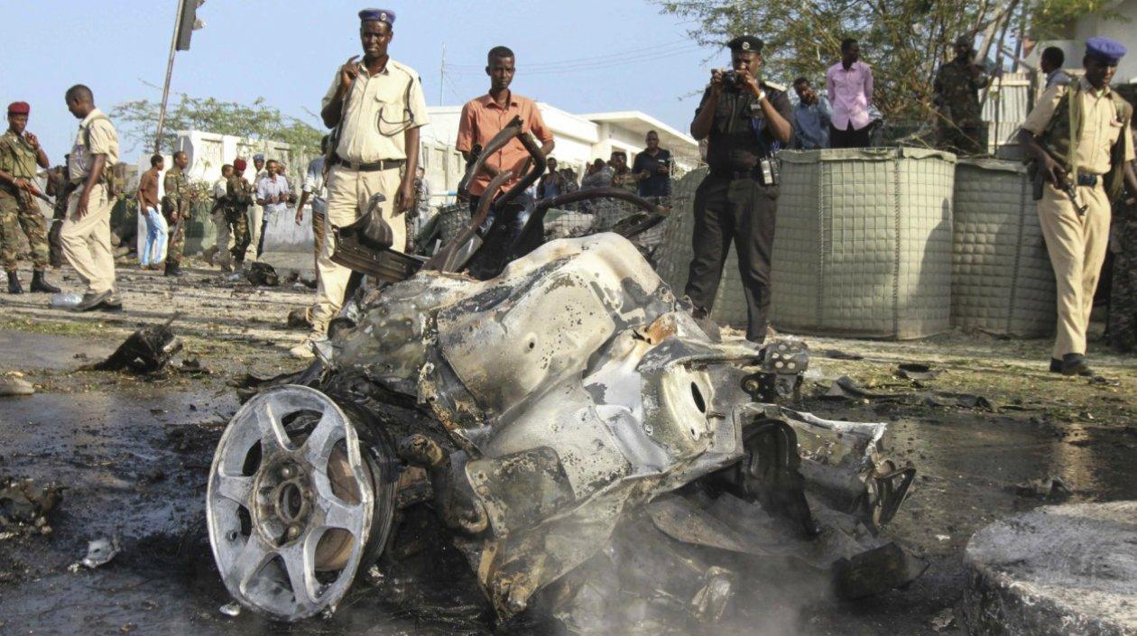 Así quedó el vehículo tras la explosión.