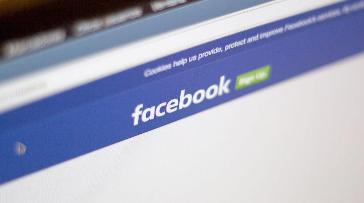  En 2011, Facebook se comprometió a solicitar el consentimiento de sus usuarios antes de hacer determinados cambios en las preferencias de privacidad.