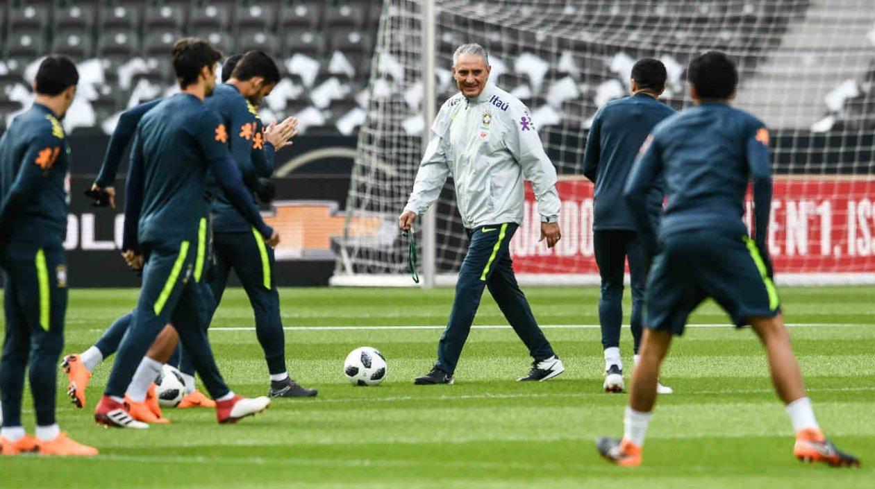 Tite durante un entrenamiento de Brasil. 