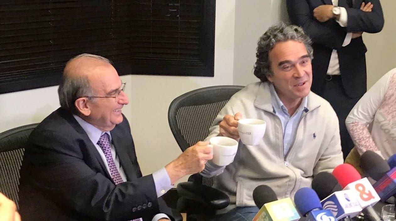 Humberto De la Calle y Sergio Fajardo, candidatos presidenciales, se reunieron este lunes.