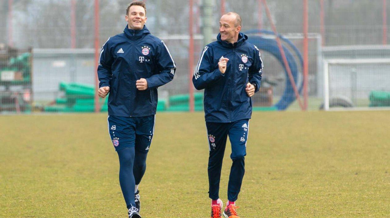 Manuel Neuer durante su entrenamiento. 