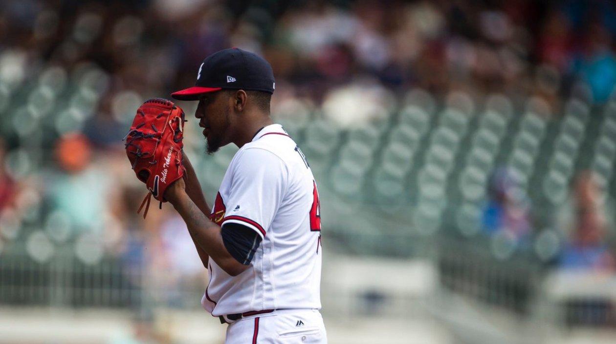 Julio Teherán, lanzador colombiano de los Bravos.