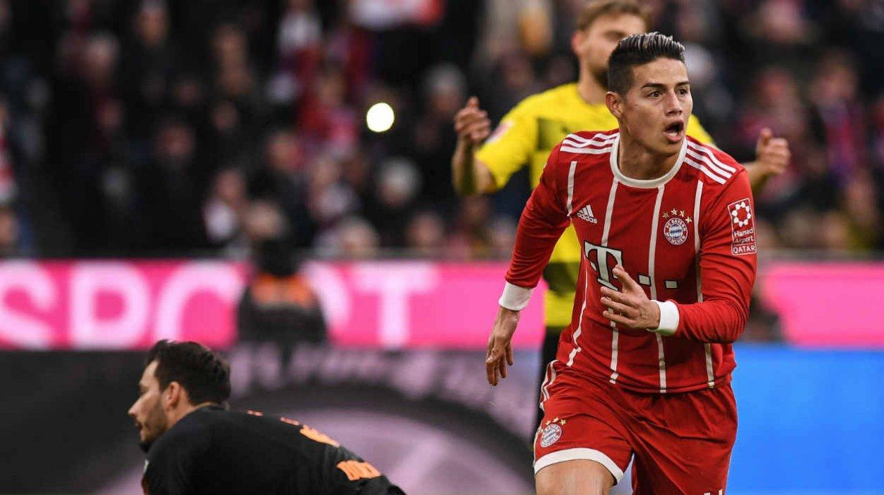 James Rodríguez celebra con su anotación. 