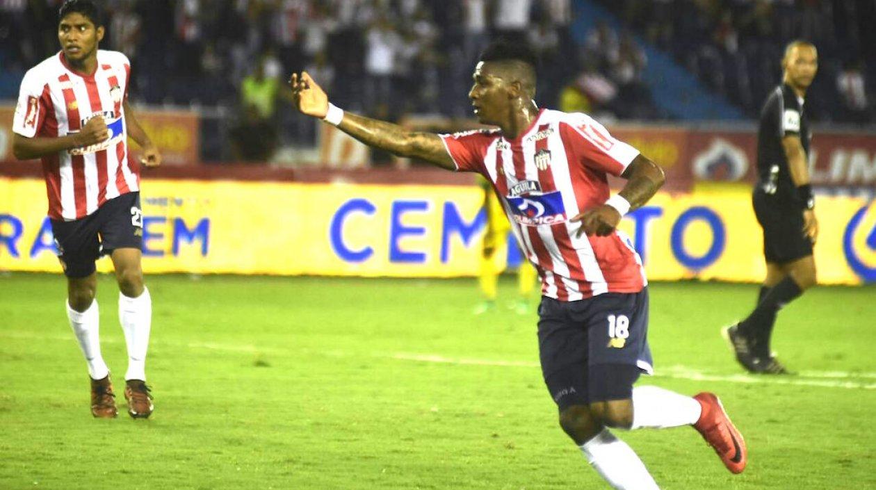 Yony González, celebrando el gol que significó el triunfo.