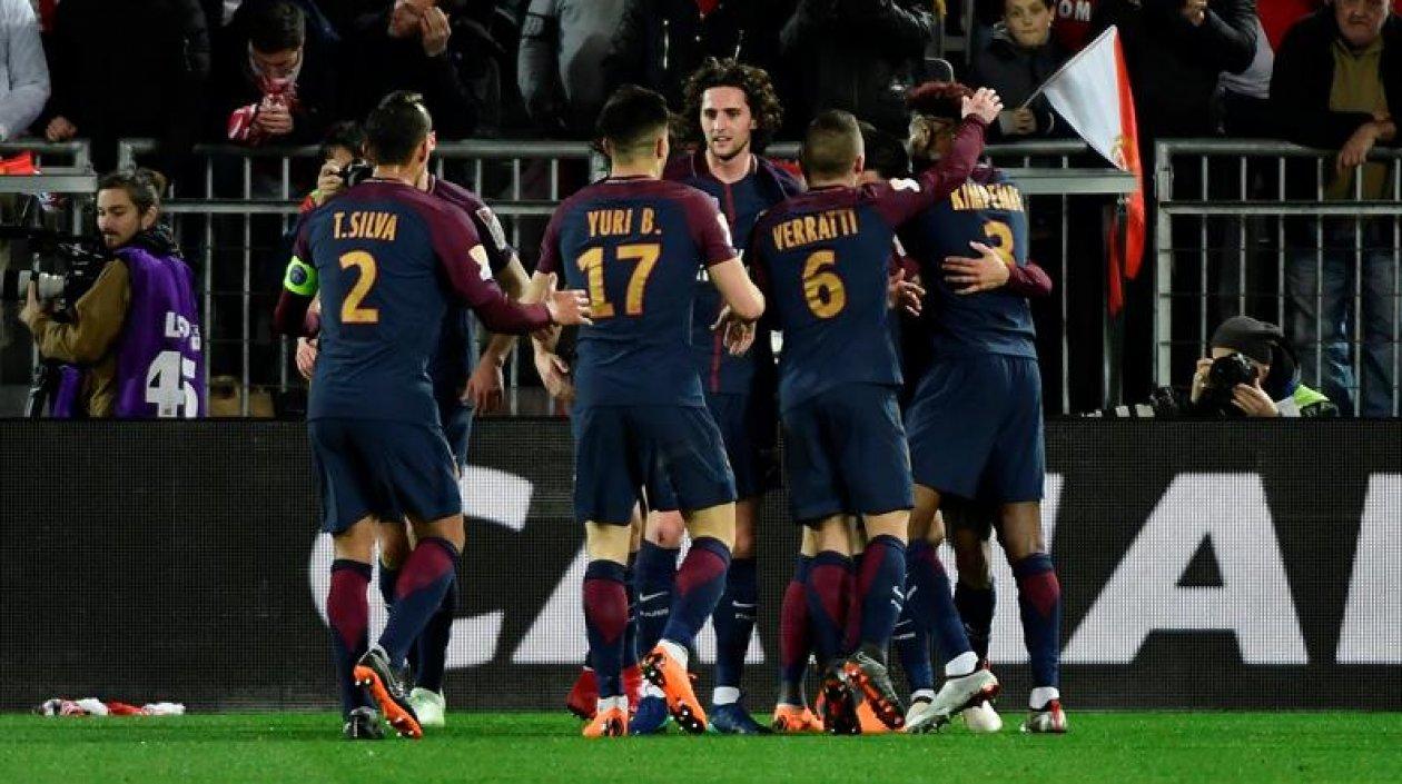 Una de las tres celebraciones de este sábado del PSG ante Mónaco.