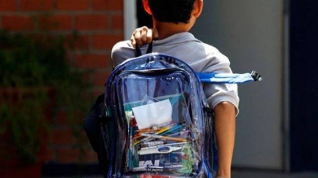  El uso de morrales transparentes ya es habitual en algunas escuelas en el mundo.