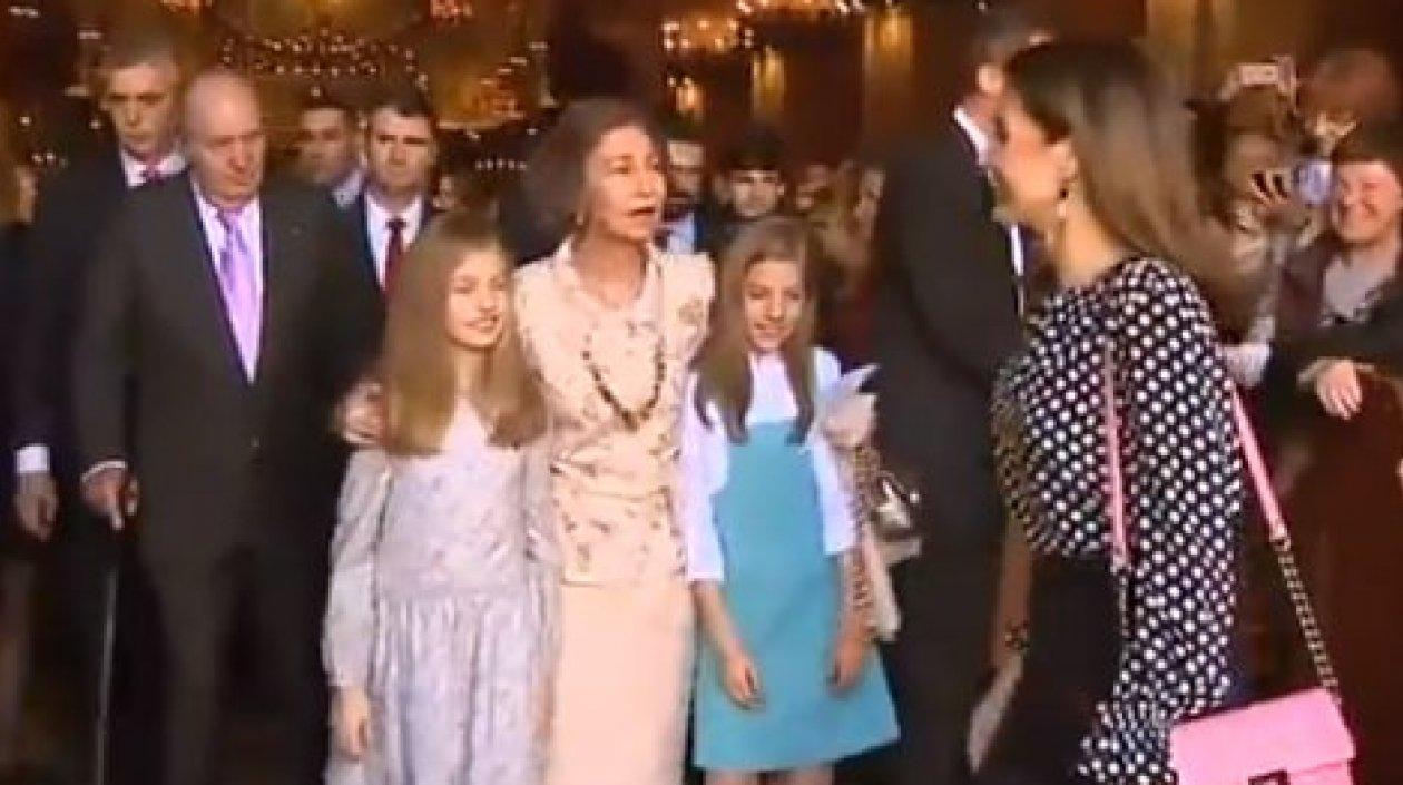 Momento de la tensión en la familia real española.