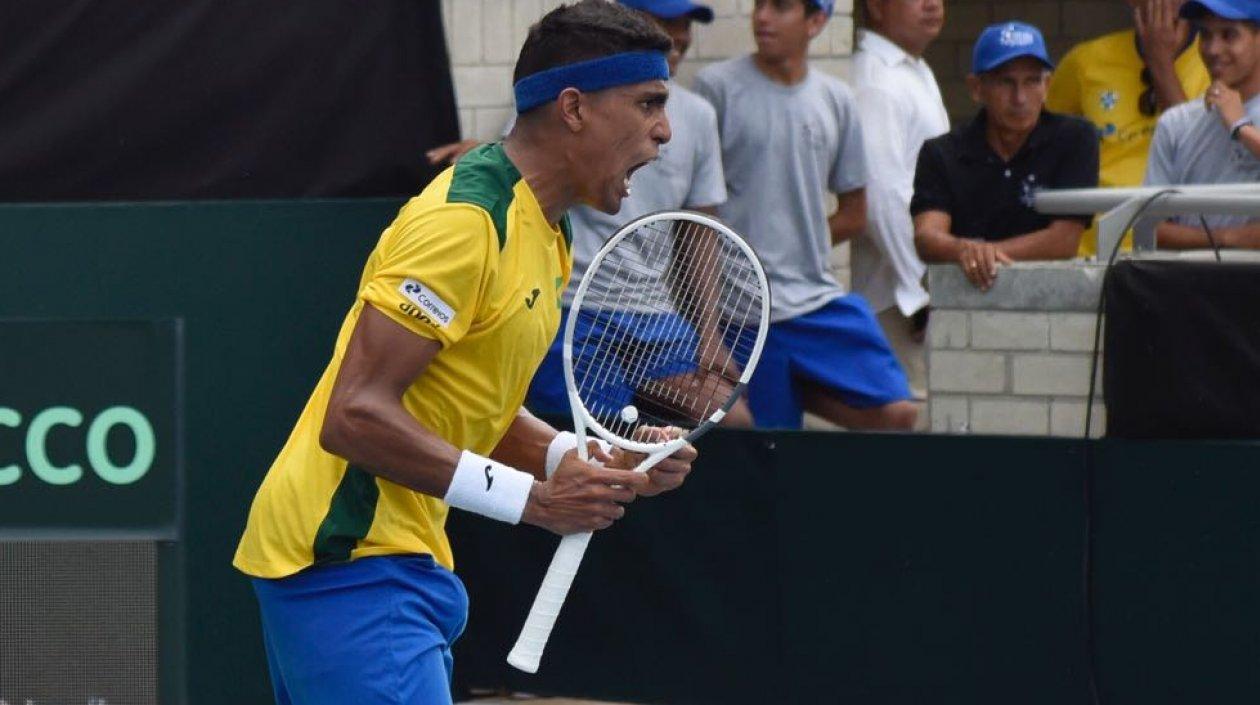 Thiago Monterio le da los primeros puntos a Brasil.