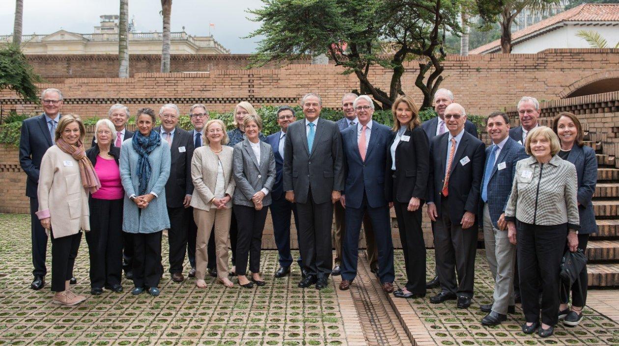 El General Naranjo aclaró las inquietudes de los 20 delegados sobre la implementación del Acuerdo de Paz con las Farc.