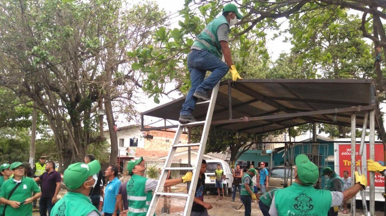 Funcionarios de Control Urbano durante los operativos.