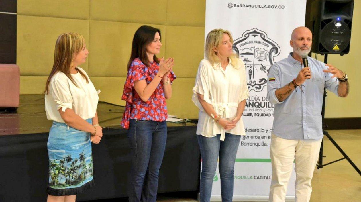 La Primera dama del Distrito Katia Nule y Alex Quessep durante el lanzamiento de Cocina Incluyente.