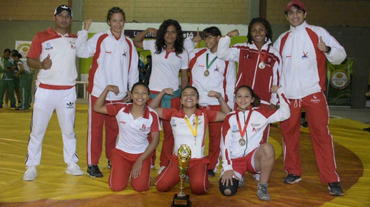 Parte de la delegación de Lucha del Atlántico. 