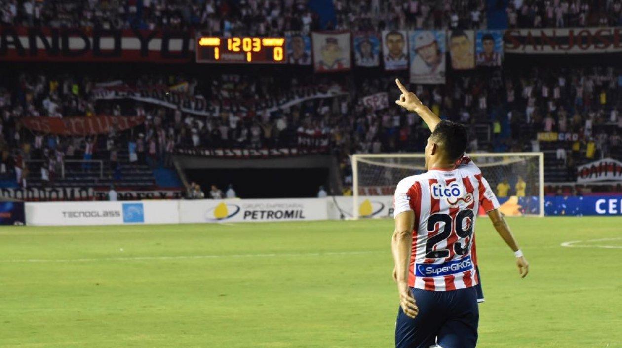 Teófilo Gutiérrez celebra tras el gol al Independiente Santa Fe. 