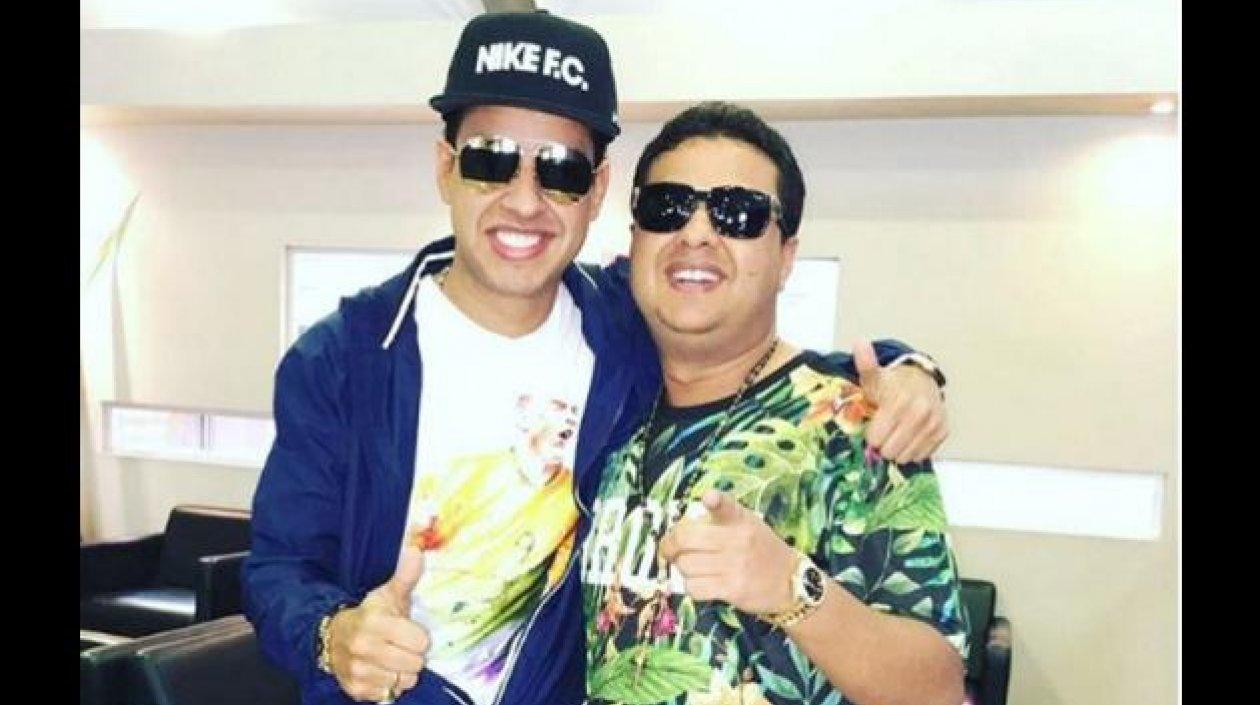 Los cantantes y hermanos Martín Elías y Rafael Santos.