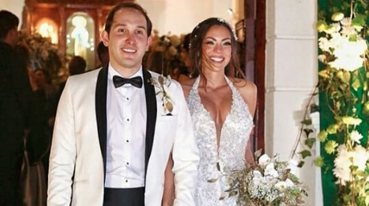 Los novios Juan Pablo Silva y la exseñorita Colombia Eileen Roca.