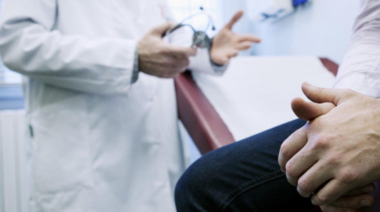 El urólogo le dijo al hombre, que había tenido 9 hijos con su esposa, que era estéril.