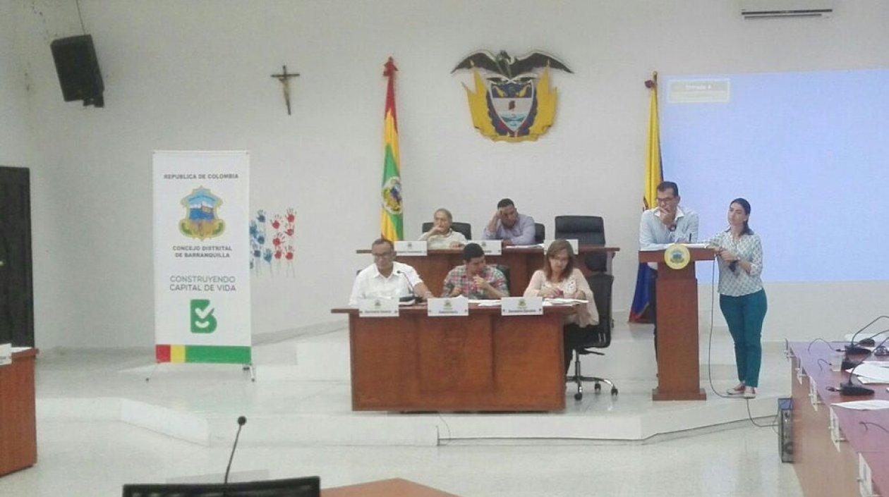 El Asesor Jurídico del Distrito Jorge Padilla, sustentando el proyecto en el Concejo.