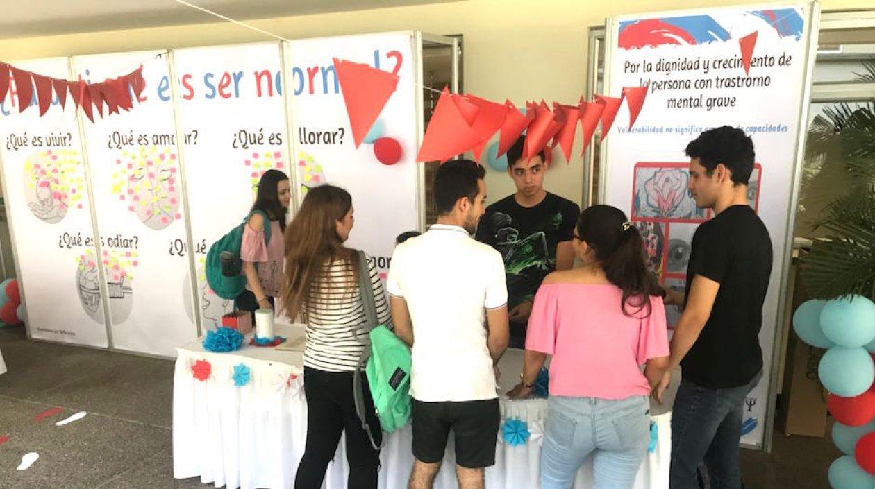 Stand en Uninorte para recoger las donaciones.