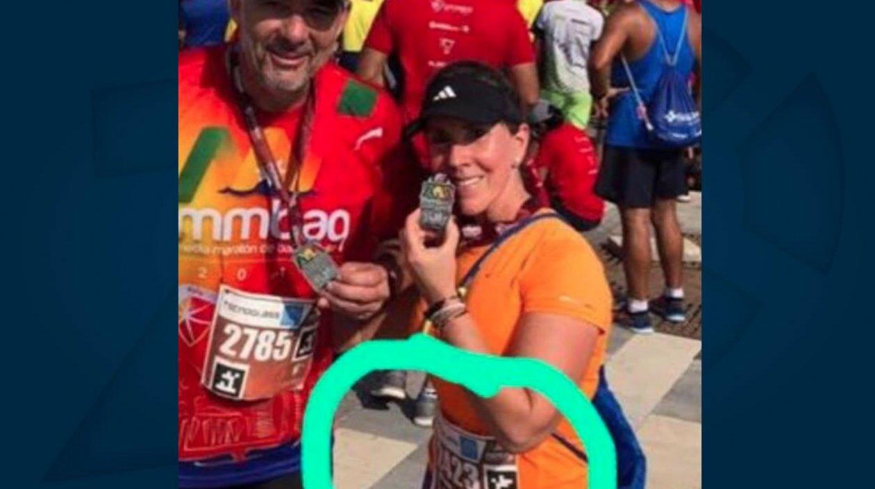 Mujer señalada de suplantar.