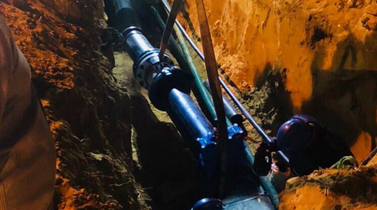 La empresa recomienda abastecerse de agua.