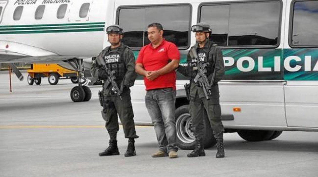 Momento en el que es trasladado Jorge Luis Alfonso López.