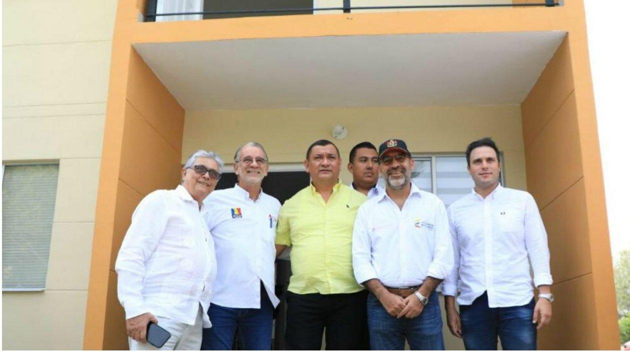 El ministro de Vivienda, Camilo Sánchez; el gobernador Eduardo Verano, en el lanzamiento del proyecto Santa Sofía.