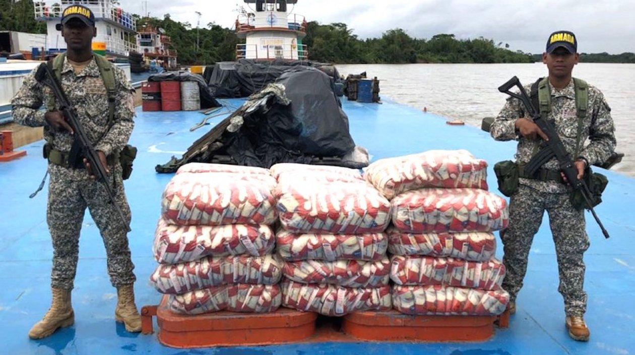 Arroz de contrabando incautado por la Armada Nacional.