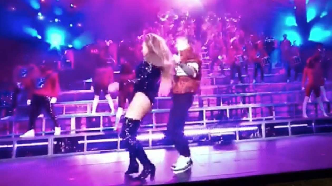 Beyoncé bailando con J Balvin.