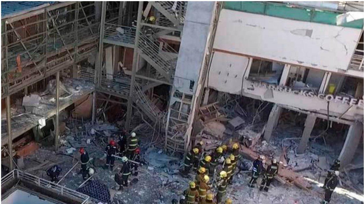 Las imágenes de los canales de televisión muestran que la explosión ha causado graves daños.