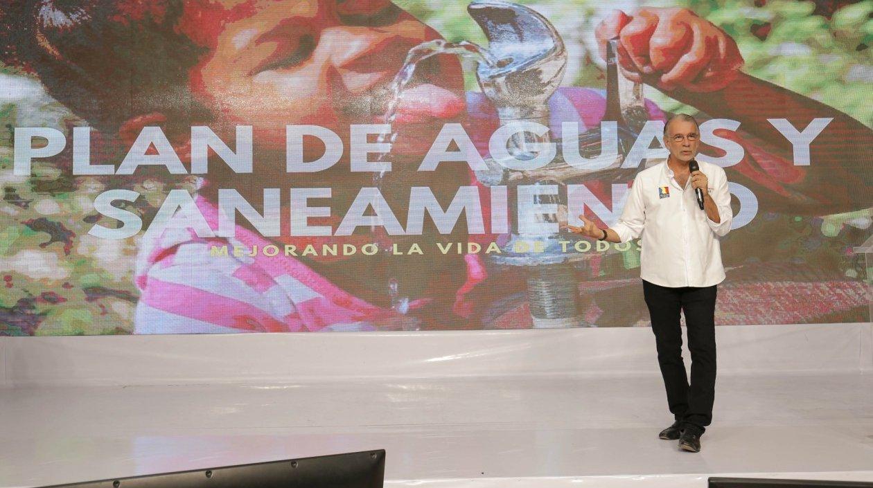 El Gobernador Eduardo Verano.