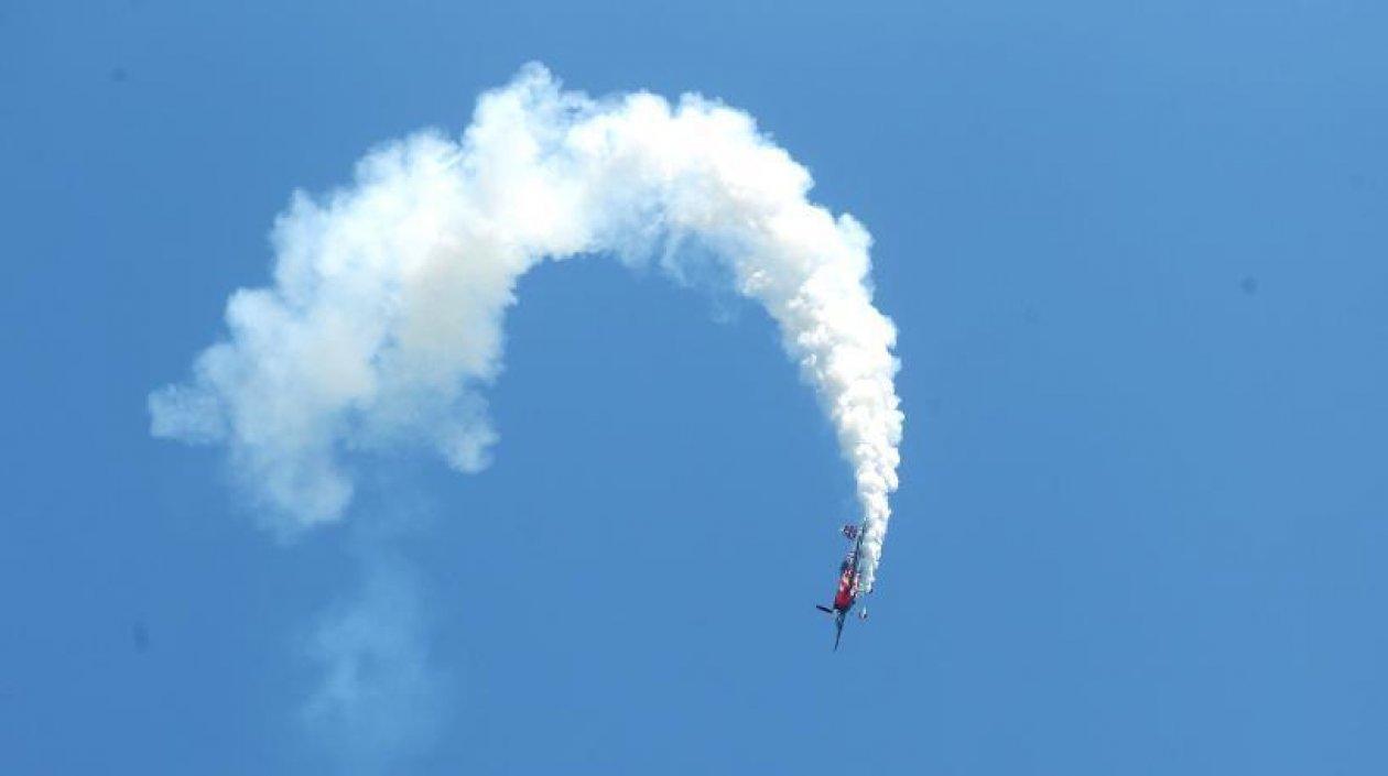 El piloto participaba en los ensayos para una feria de aviación que se inicia mañana, viernes.