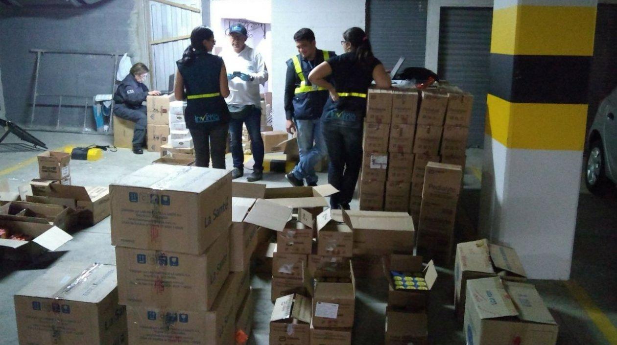 La Fiscalía General de la Nación y el Invima realizaron la incautación, con el apoyo del Ejército Nacional.
