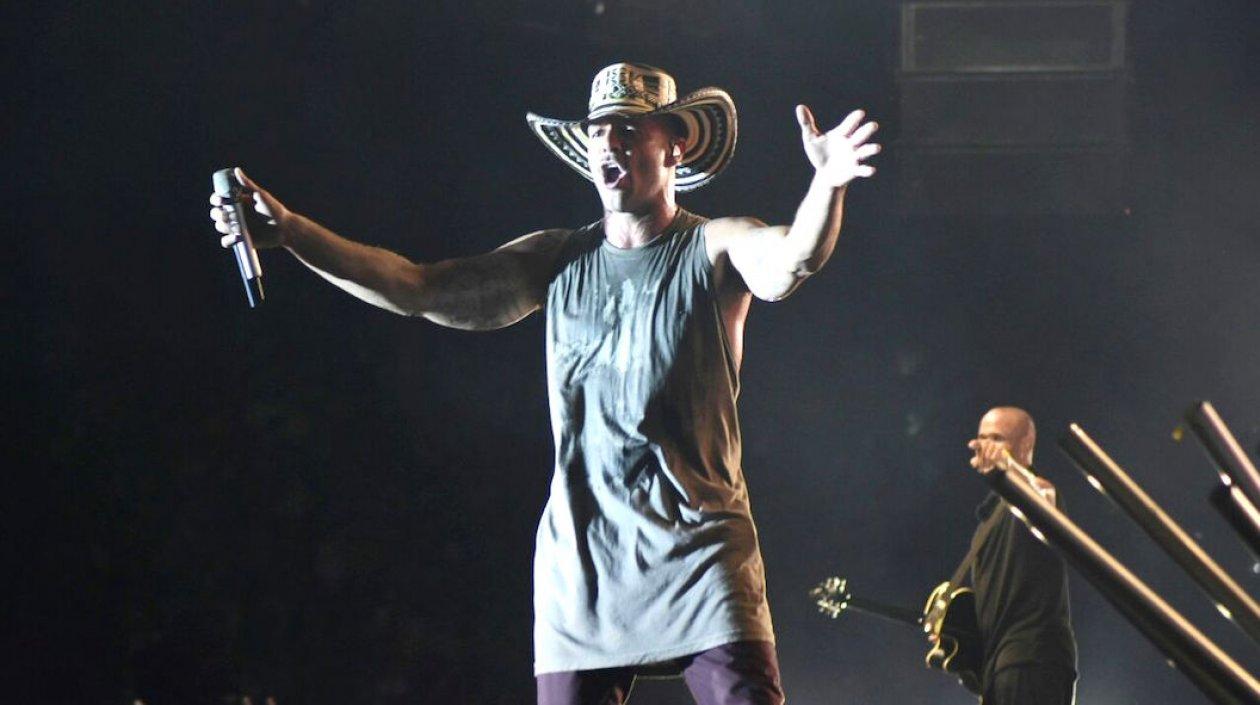 Ricky Martin, luciendo el sombrero vueltiao. Est