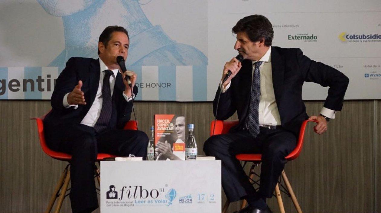 Germán Vargas Lleras en el lanzamiento de su libro con Juan Gabriel Uribe,