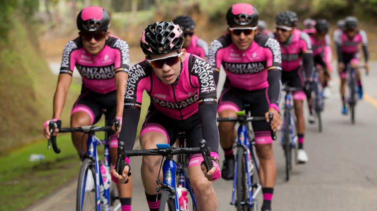 Escuadra del Manzana Postobón. 