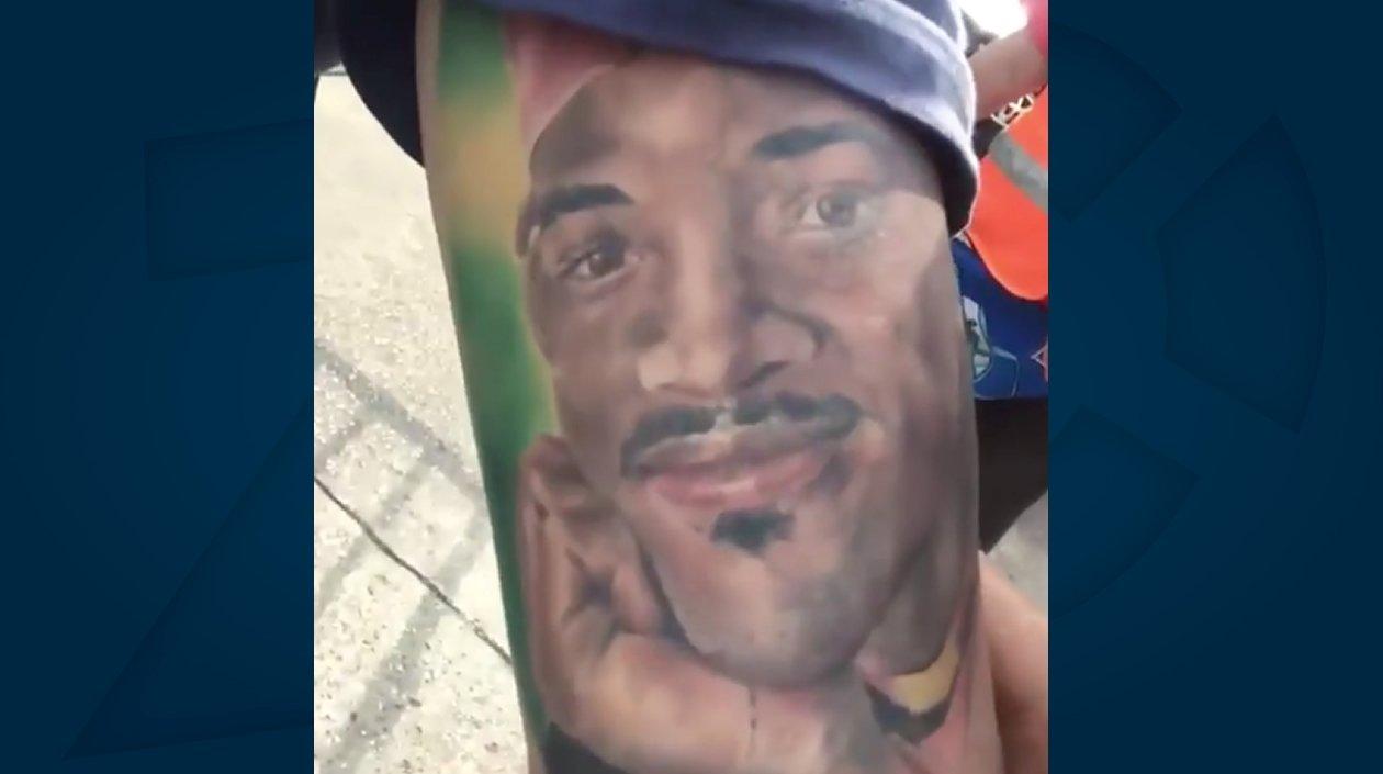 Tatuaje de Will Smith que luce un fan del actor en Cartagena.